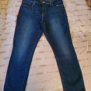 Levi Mid Rise Skinny